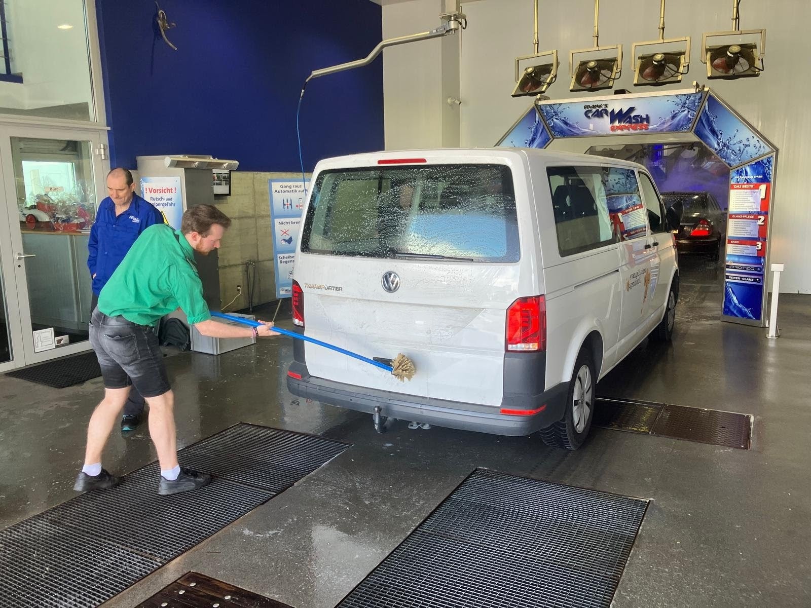 Carwash - Guter Auftakt f&uuml;r neue Initiative in Haus Heliand